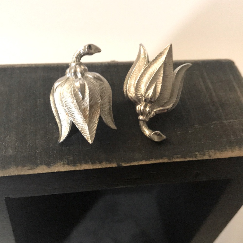 Trifari silver tone tulip clip vintage earrings cottage core nature floral